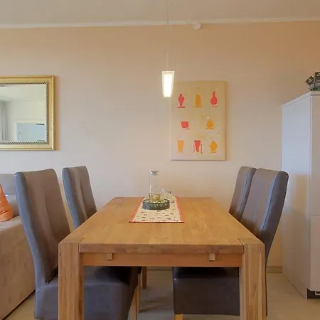 Apartment 422